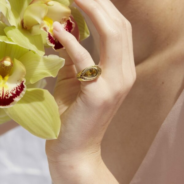 Luxury Orchid Pinky Ring with Sapphire and Diamonds