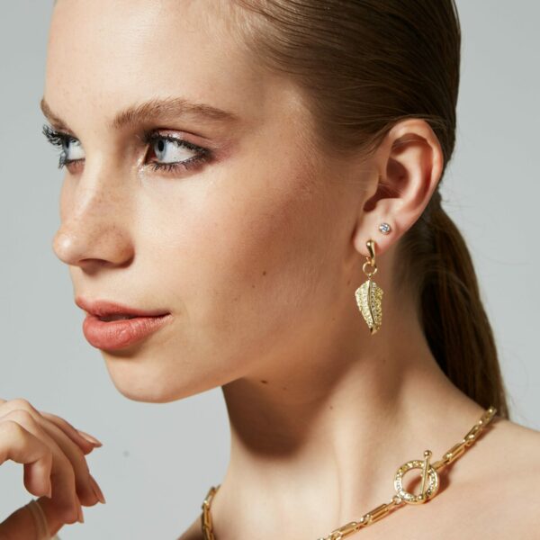 ElegantGolden Feather Diamond Drop Earring and model