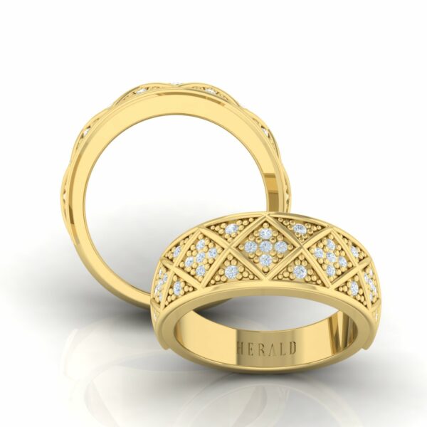 Luxury Yellow Gold Kiss Kiss Eternity Diamond Ring