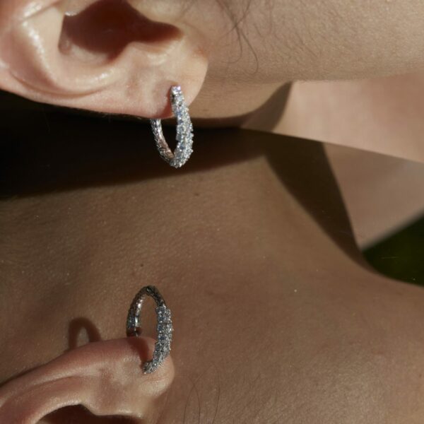 High Jewelry Luxury 18kt Gold and Diamond hoop earrings