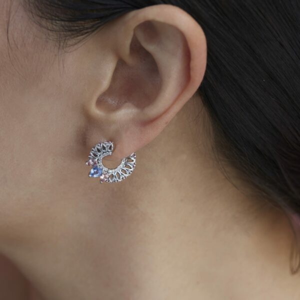 High Jewelry Sapphire and White Gold curl around lobe earrings