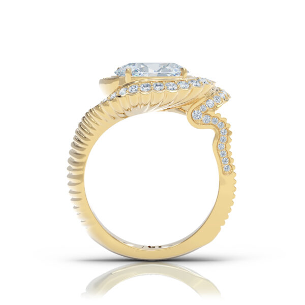 Diamond halo ring, 18kt yellow gold, diamonds, luxury jewellery