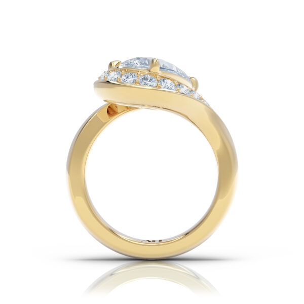 Luxury 3ct pear diamond ring yellow gold