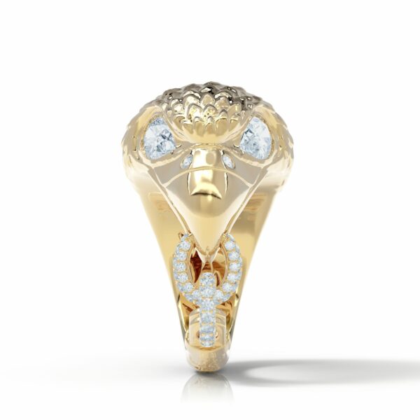 18kt gold diamond pinky ring, eagle ring, power ring, storytelling ring, luxury, gold texture
