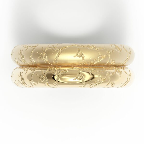 Gold vein earth textured stacking ring 18kt