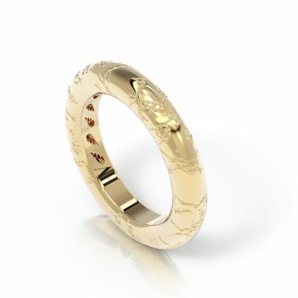 Gold vein earth textured stacking ring 18kt